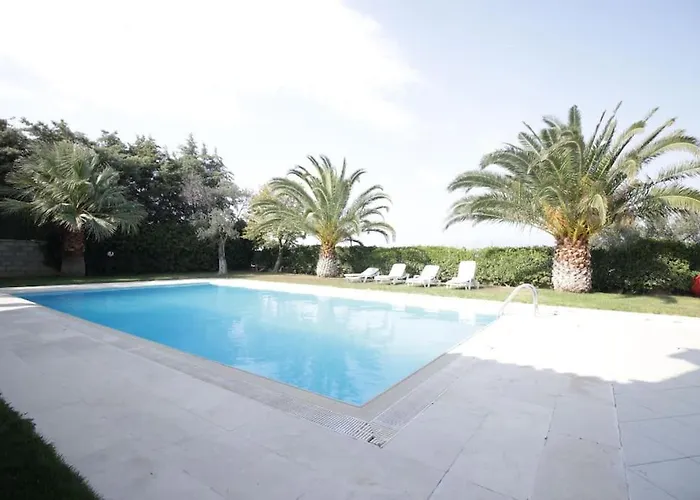 Secluded 3br Modern W Private Pool And Views *