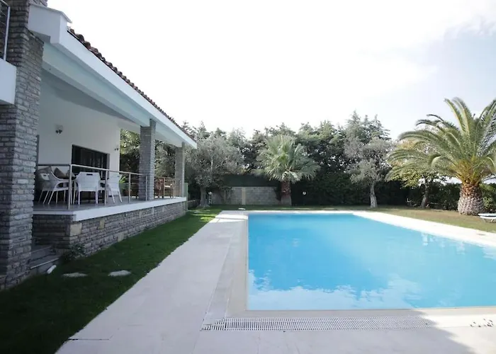 Appartamento Secluded 3br Modern W Private Pool And Views