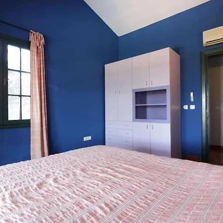 Secluded 3br Modern W Private Pool And Views Apartment *