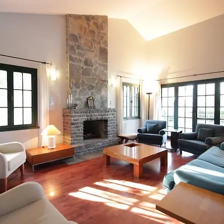 Secluded 3br Modern W Private Pool And Views *