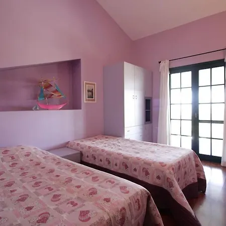 Lejlighed Secluded 3br Modern W Private Pool And Views