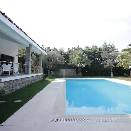 Apartment Secluded 3br Modern W Private Pool And Views