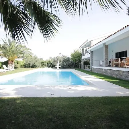 Apartment Secluded 3br Modern W Private Pool And Views *
