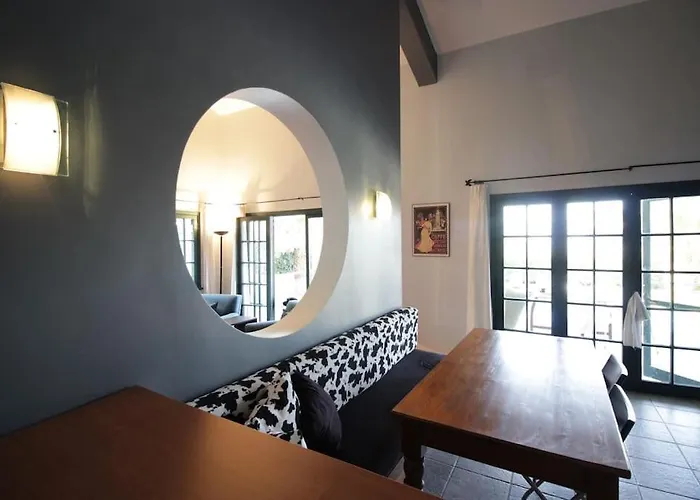 Appartement Secluded 3br Modern W Private Pool And Views